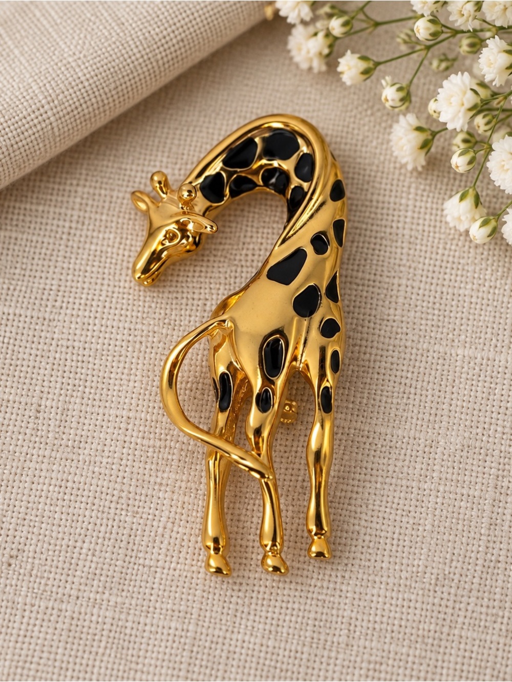 Vintage Style Gold Tone Giraffe Brooch